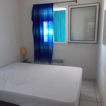 Διαμέρισμα Bright Cocoon With Pool Near The Sea *